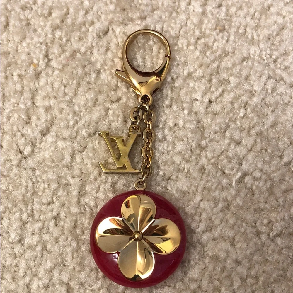 Louis Vuitton Authentic Fuchsia Fleur De Epi LV Monogram Bag Charm KeyHolder